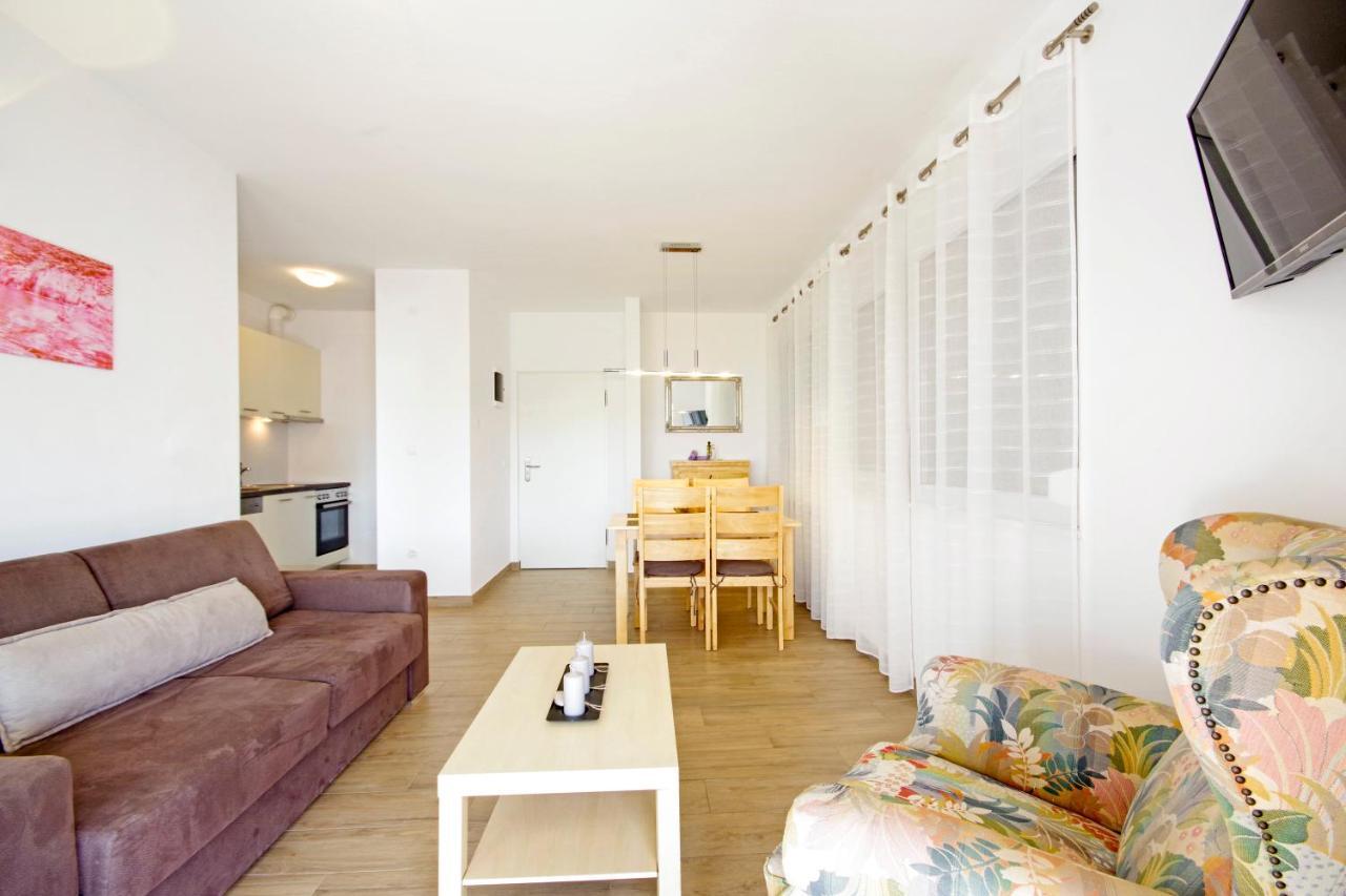 Apartment Laura Privlaka  Exteriör bild