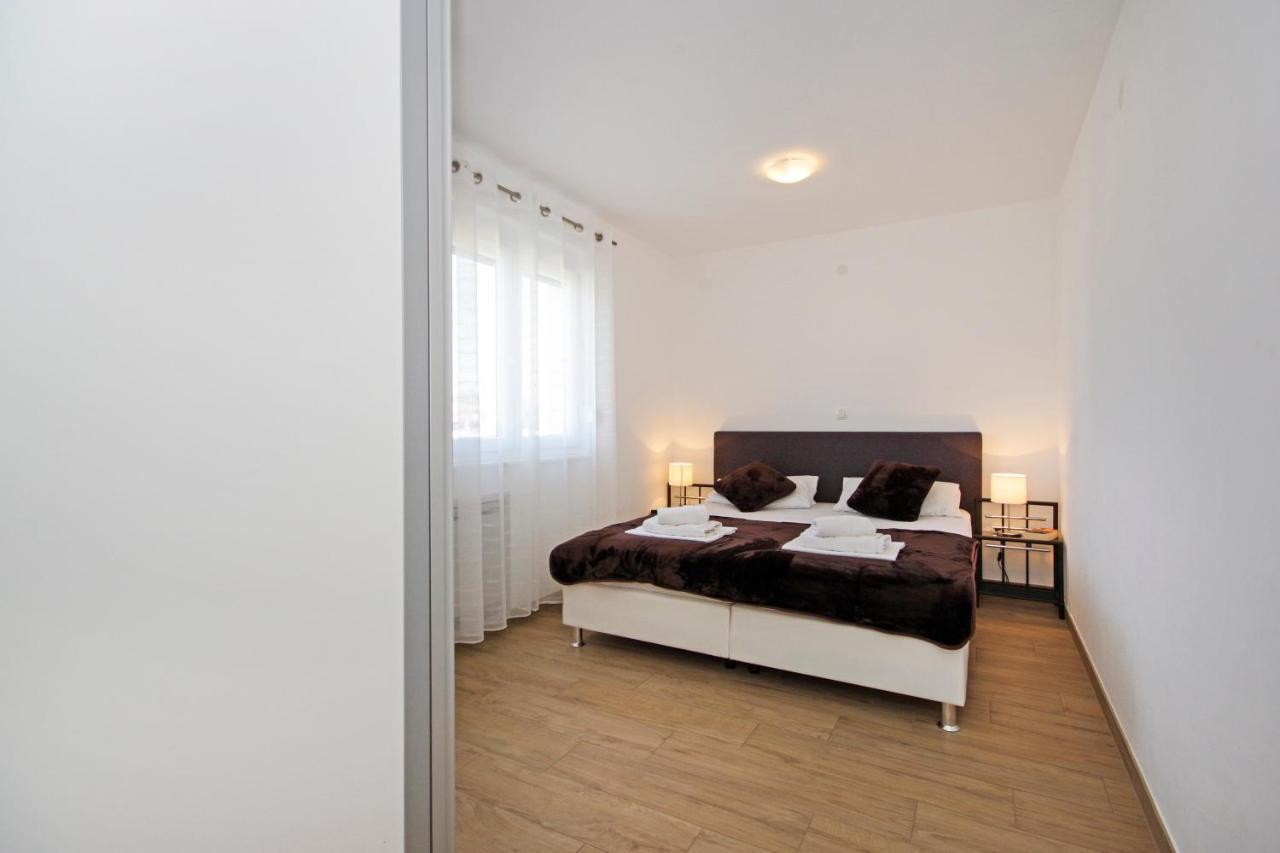 Apartment Laura Privlaka  Exteriör bild