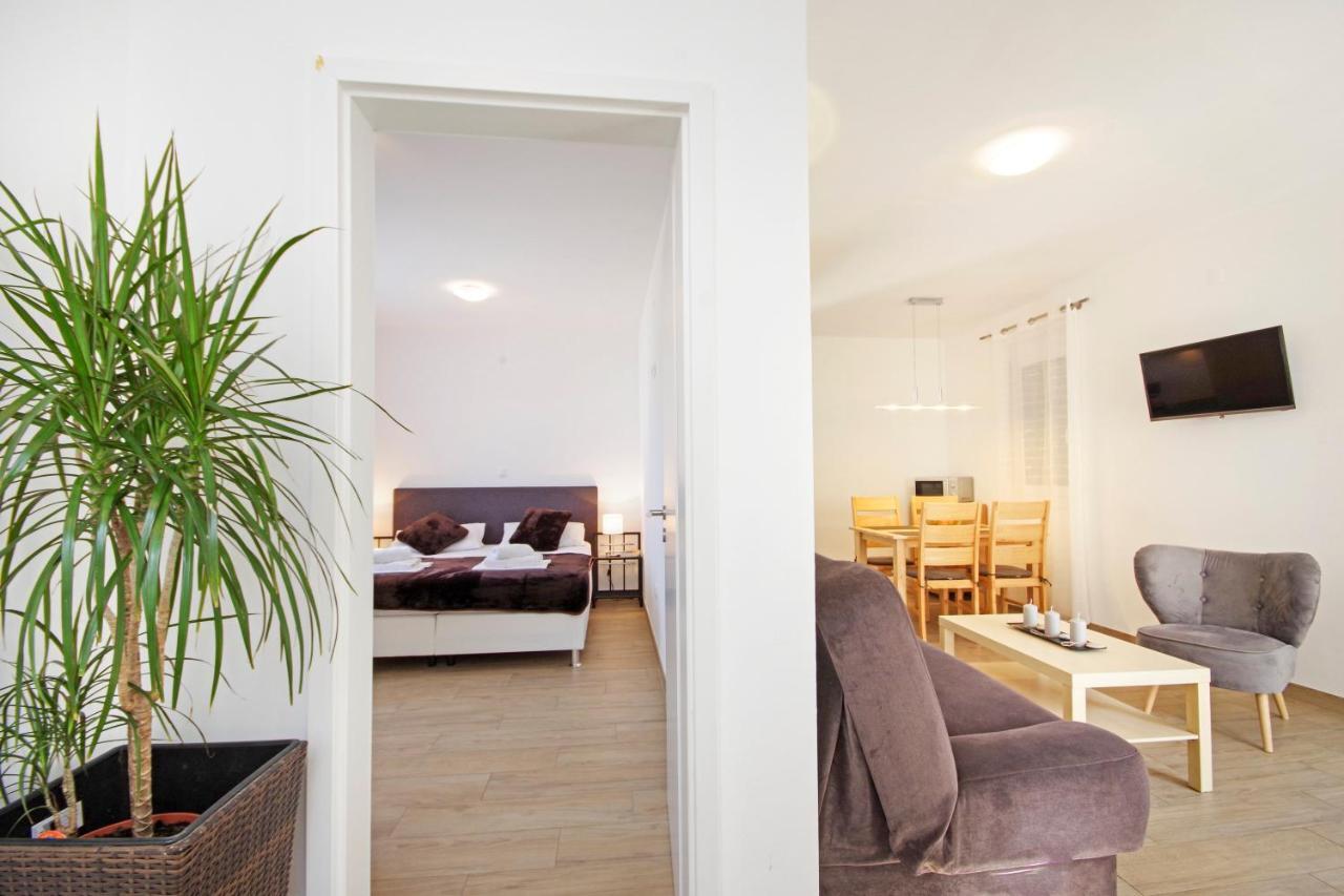 Apartment Laura Privlaka  Exteriör bild