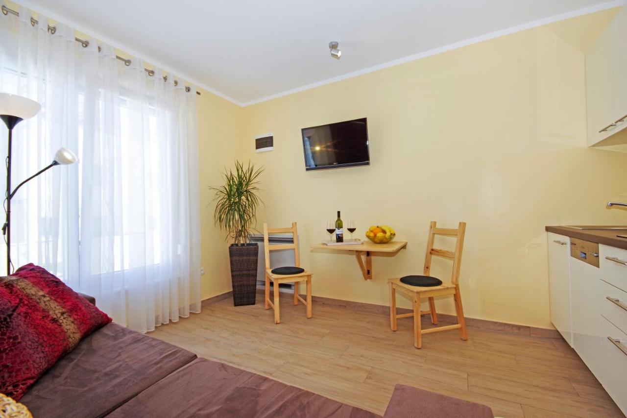Apartment Laura Privlaka  Exteriör bild